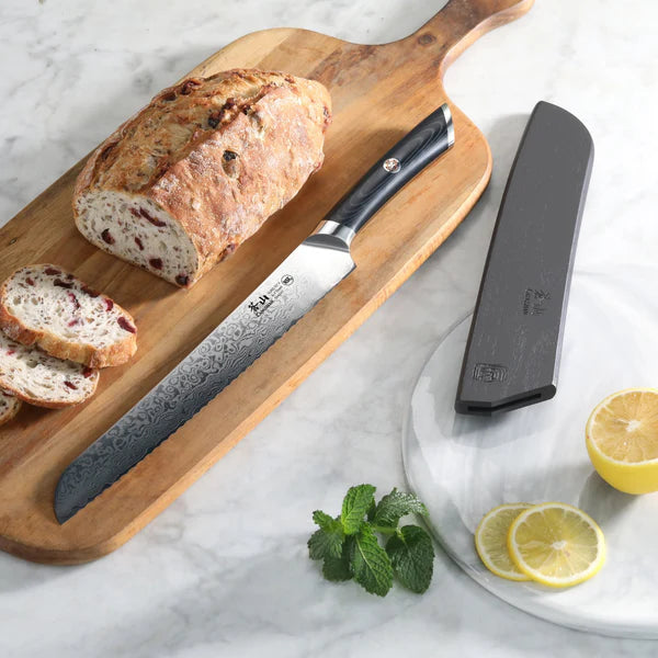 CS-504241 9IN BREAD KURO
